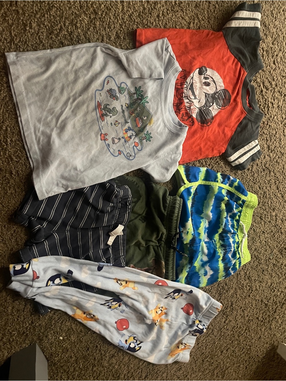 $8 BUNDLE !  2T - 3 shorts , 2 tops, one pajama bottom & top